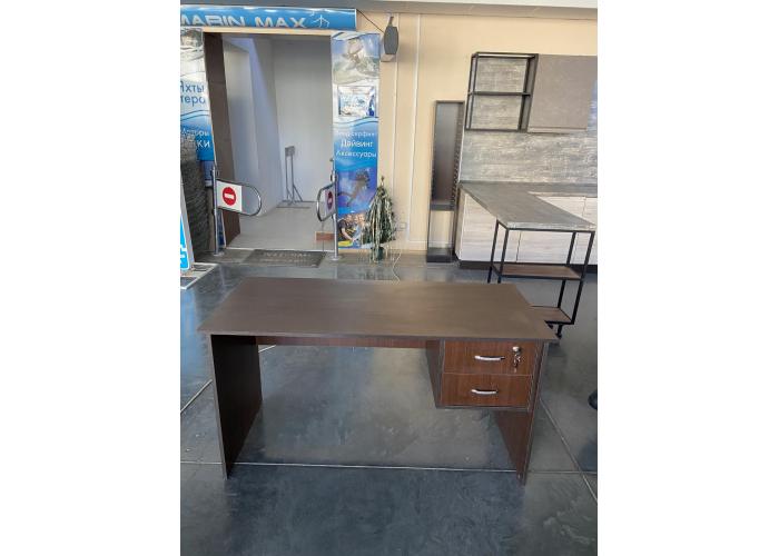 Офисный стол ЛОББИ Стандарт СМ-106 венге